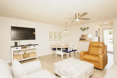 Image de Bring Your Pup! 2br Near Beach Free Beach Service
