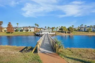 Image de 5 minute to the public beach