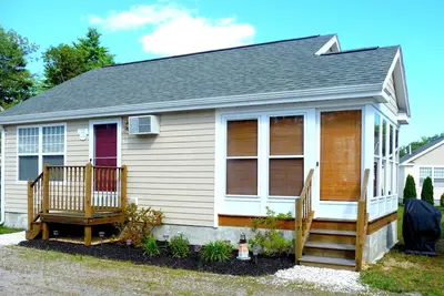 Image de Our Happy Place -- Updated Beach Dreams Cottage