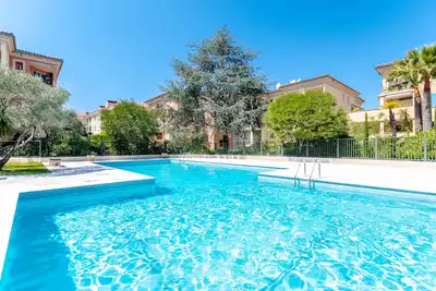 Image de Bel apt, avec piscine &jardin, Coeur de Saint Tropez