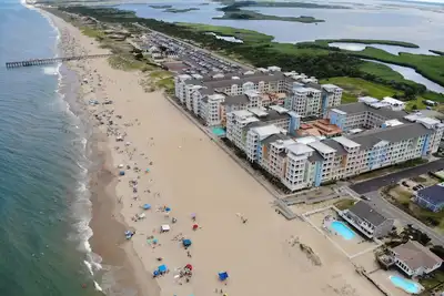 Image de Steps To The Beach! Stay at Yaya and Papi's Place 424b