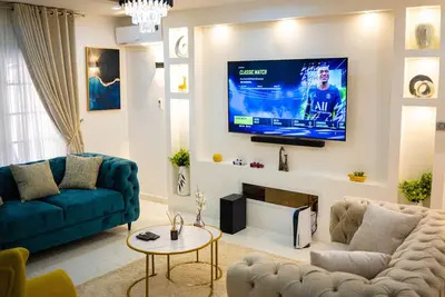 Image de Luxury 4 bed home with Ps5, 24hrs electricity, Wifi, Games room in an estate