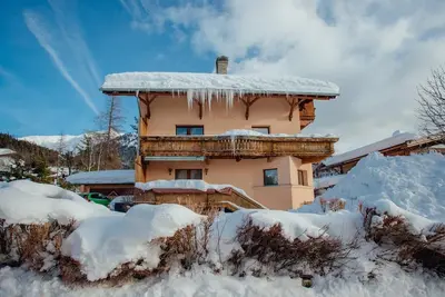 Image de Cozy apartment near the center Erika by MoniCare