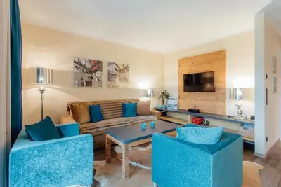 Image de Residence Max by MoniCare with modern Tyrolean furnishings and terrace.