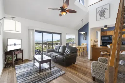 Image de Labor Day Open, Updated, Gorgeous Views, Large Deck, Top Floor