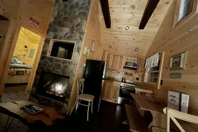 Image de Cottage \"5th Lake\" 2-Bedroom, Waterfront Cottage at The Lakes Old Forge