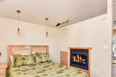 Image de Adorable 1-Bedroom Cottage with Fireplace