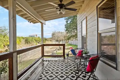 Image de Stylish themed cabin w/hot tub, gym, sauna, and cold plunge