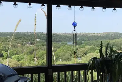 Image de Lake Buchanan family bungalow at Spider Mountain; private, high bluff lake view