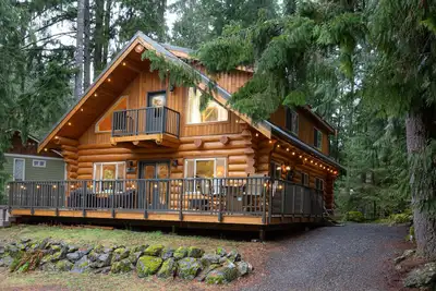 Image de Stunning Mt Baker retreat w/hot tub and fireplace!