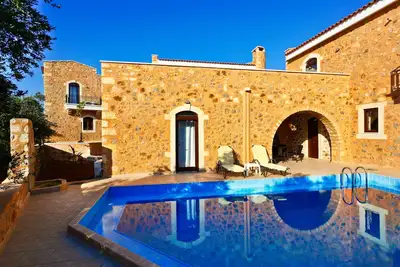 Image de 3 bedroom villa with private pool