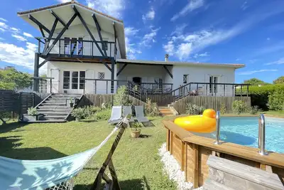 Image de Grande maison familiale 5 chambres et piscine à Arès sur le bassin d’Arcachon