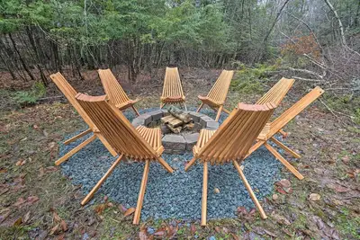 Image de Modern Loch Sheldrake House w/ Updated Yard!