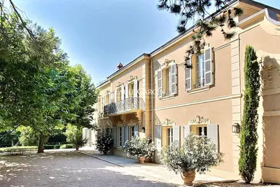Image de Bastide Ă louer Ă Lambesc, majestueux domaine avec tennis