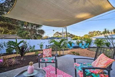 Image de Lush Seminole ‘Surf Inn’ w/ Backyard Fire Pit!