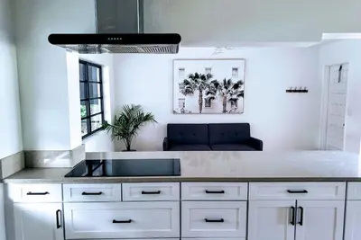 Image de Modern Beach House, Private Screened-in Pool, close to Beach & Restaurants