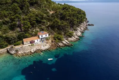 Image de Maison de pêcheur près de la mer Baie Skozanje, Hvar (K-4009)