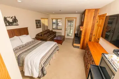 Image de The Meadows-Cozy Hotel Room W/Deck