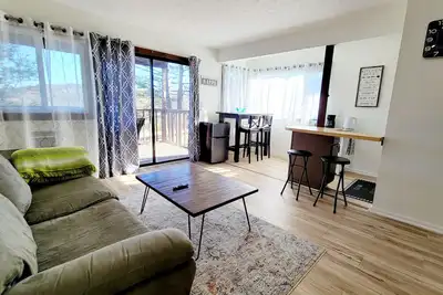 Image de Cardinal Nest - Lovely 1 Br\/1 Ba Couple's Retreat