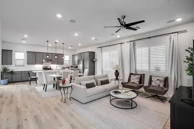 Image de Luxury Rh Furnished-Modern Home-Super Clean -All 5 stars review-Great Location