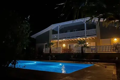Image de Villa spacieuse avec piscine chauffée pour 10 personnes Lacanau Océan