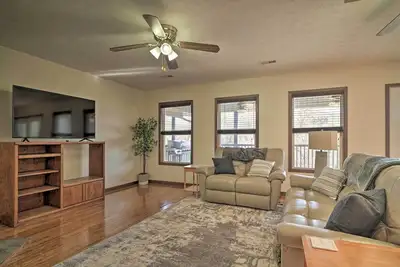 Image de Caryville Home w/ Dock, Steps to Norris Lake!