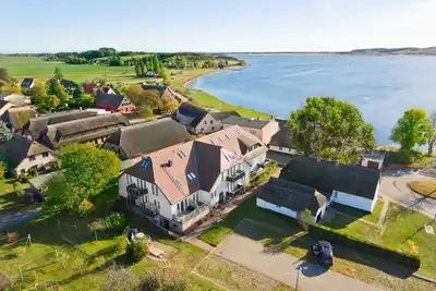 Image de Quiet location and with use of garden, close to the sea - Höftresidenz FeWo 25 - Höftresidenz