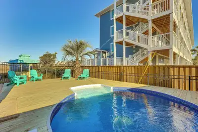 Image de Chic Surf City Retreat w/ Pool < 1 Block to Beach!