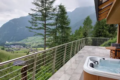 Image de New opening June 2022 - Chalet tree house with private whirlpool