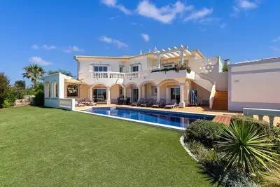 Spacious villa with Private Pool