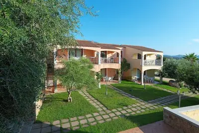 Image de Appartamenti Badus con piscina