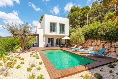 Image de ***Tamariu Villa*** 4 Bedrooms | Private Pool | Free A/C | Free Wifi | Bbq