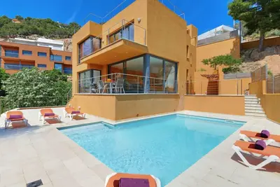 Image de ***Tamariu Villa*** 6 Bedrooms | Private Pool | Sea Views | Free Wifi | Bbq