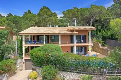 Image de ***Tamariu Villa*** 5 Bedrooms | Private Pool | Free Wifi | Bbq