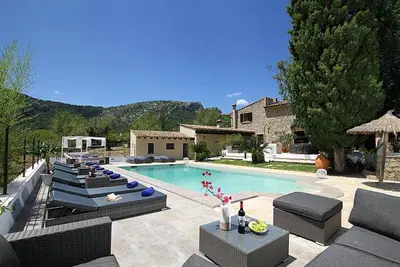 Image de ***Pollensa Villa*** 6 Bedrooms | Private Pool | Free A\/C | Free Wifi | Bbq