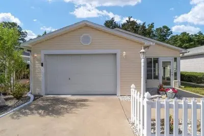 Image de Come Play in this Beautiful 2\/2 Villa! Great Location & Wi-Fi included!