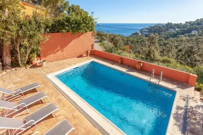 Image de ***Tamariu Villa*** 3 Bedrooms | Private Pool | Free A/C | Free Wifi | Bbq