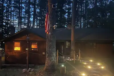 Image de Land O' Lakes Cozy Cabin on Little Portage Lake Amazing Views! w/Screen Porch.
