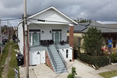 Image de Vintage Uptown Hidden Gem, Walk to Everything New Renovation!