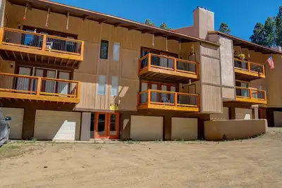 Image de Cozy Condo close to the Chair Lift