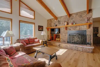 Image de Home with Forrest Views near Chair Lift