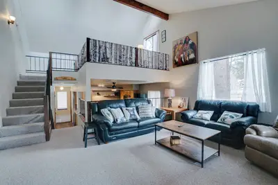 Image de Townhome Steps away from the Chair Lift