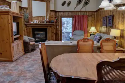 Image de Condo three blocks from the Chair Lift