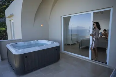 Image de Villa DAlessandro Tatiana private apartment and private hot jacuzzi