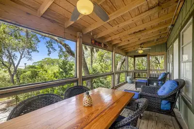Image de Dock * Water View * Screened Deck * 2 Kitchens * Fishing Deck