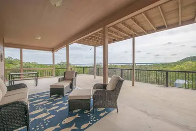 Image de Lakeview getaway perfect for reunions