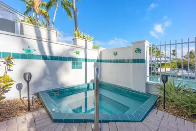 Image de ★Newly remodeled tropical townhome★ Private plunge pool close to fun activities