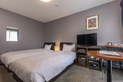 Image de Twin Room • Street view
