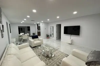 Image de Stylish, Comfortable 3 bedroom house