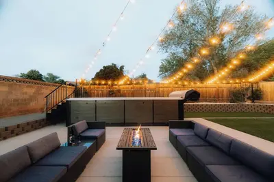 Image de Luxury Downtown Getaway - Private 20ft Swim Spa